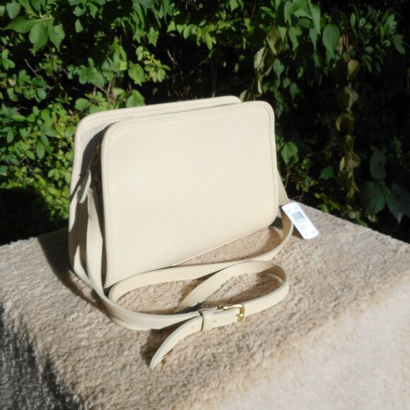 Vintage Coach Sutton Zip Bag 9814 NWOT, in Bone - Picture 1 of 11